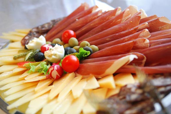 Dalmatian Cuisine – Dalmatian pršut (prosciutto) and Paški sir (Pag Island cheese)